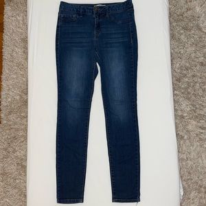 Refuge Skinny Jeans - Charlotte Russe - Medium Wash - Size 6